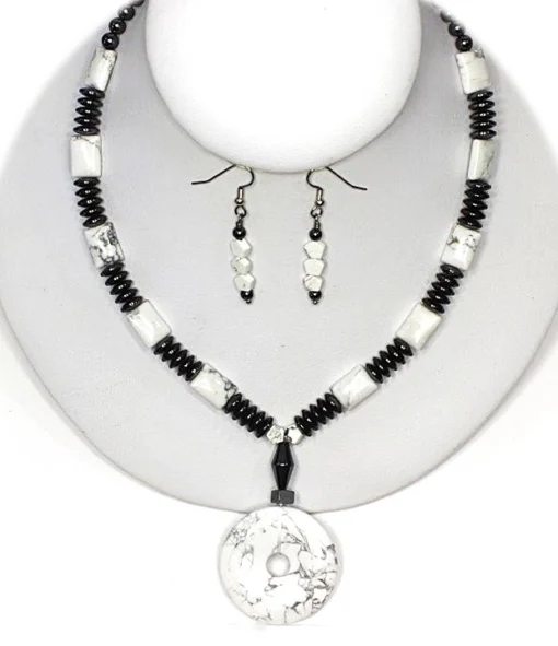 White Howlite & Hematite Necklace & Earrings - Image 4